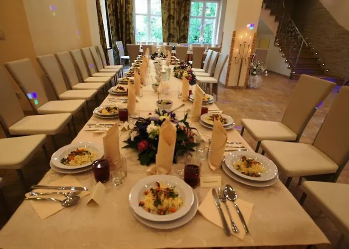 Rezort Gosciniec Jas -sniadania I Obiadokolacje Szwedzki Stol W Cenie Bezplatny Parking