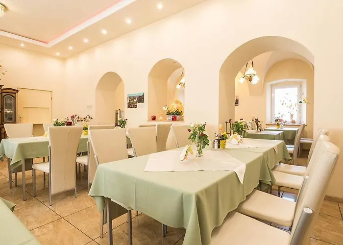 Gosciniec Jas -sniadania I Obiadokolacje Szwedzki Stol W Cenie Bezplatny Parking Rezort *