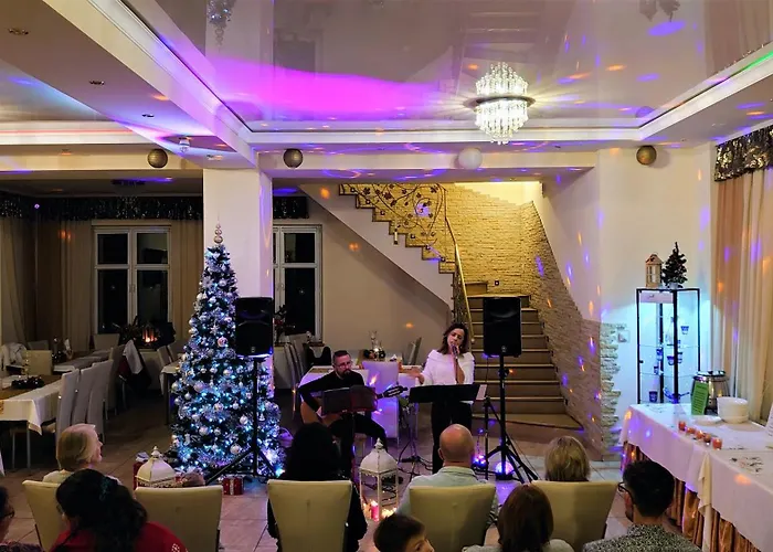 Rezort Gosciniec Jas -sniadania I Obiadokolacje Szwedzki Stol W Cenie Bezplatny Parking