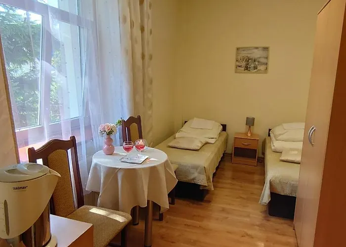 Gosciniec Jas -sniadania I Obiadokolacje Szwedzki Stol W Cenie Bezplatny Parking * Sklářská Poruba