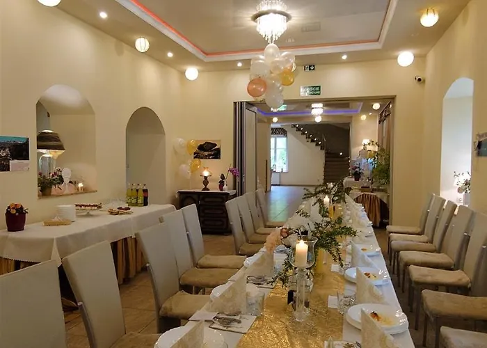 Gosciniec Jas -sniadania I Obiadokolacje Szwedzki Stol W Cenie Bezplatny Parking Rezort