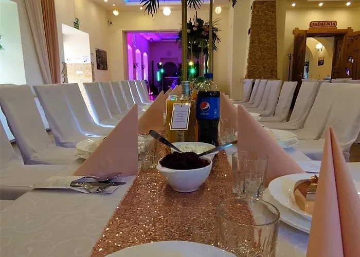 Gosciniec Jas -sniadania I Obiadokolacje Szwedzki Stol W Cenie Bezplatny Parking Rezort *