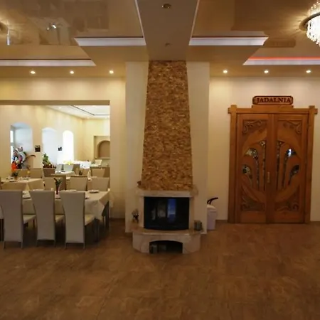 Gosciniec Jas -sniadania I Obiadokolacje Szwedzki Stol W Cenie Bezplatny Parking 斯克拉斯卡波伦巴