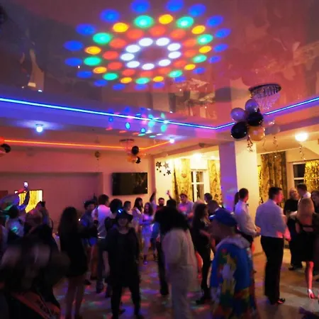 Gosciniec Jas -sniadania I Obiadokolacje Szwedzki Stol W Cenie Bezplatny Parking 度假村