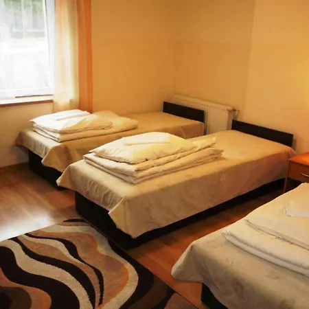 Gosciniec Jas -sniadania I Obiadokolacje Szwedzki Stol W Cenie Bezplatny Parking 度假村 斯克拉斯卡波伦巴