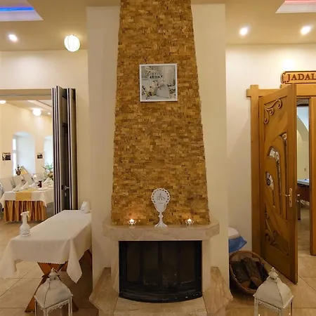 Gosciniec Jas -sniadania I Obiadokolacje Szwedzki Stol W Cenie Bezplatny Parking * 斯克拉斯卡波伦巴