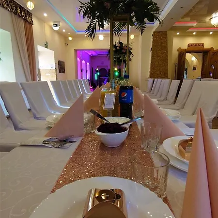 Gosciniec Jas -sniadania I Obiadokolacje Szwedzki Stol W Cenie Bezplatny Parking 度假村 *